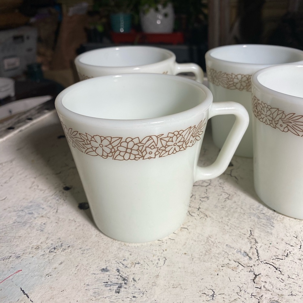 4 Pyrex Woodland Coffee Mugs